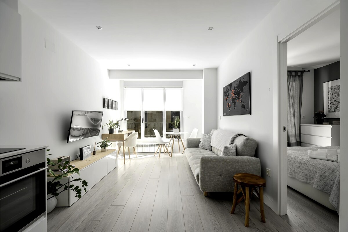 Successful Airbnb property: Modern apartment next to the beach. ESS01177 in Gipuzkoa