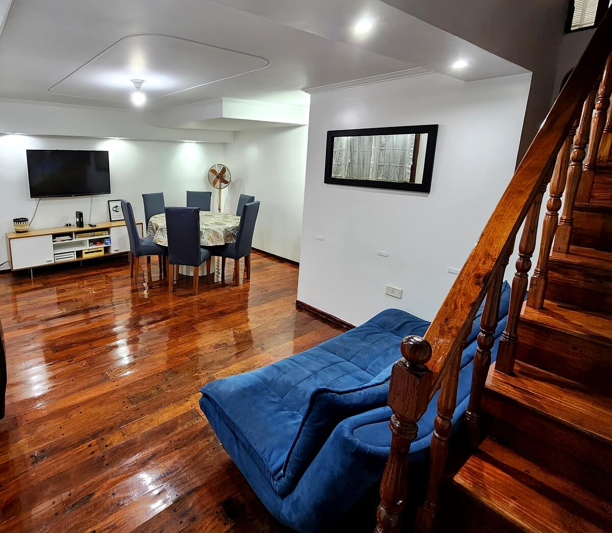 Top Airbnb: Large 2-story house with patio en Villa Crespo