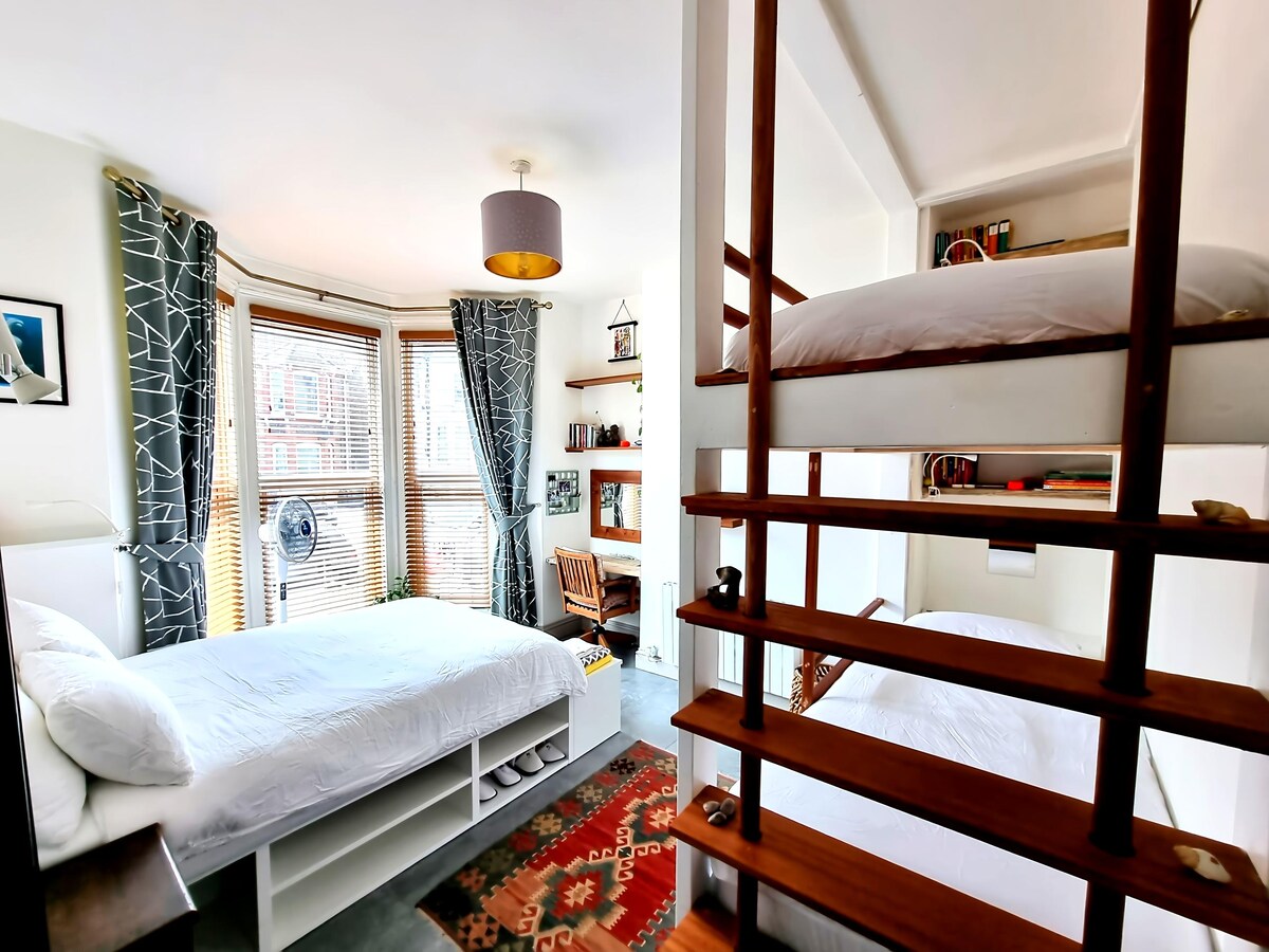 Propiedad de Airbnb exitosa: Cosy flat in a seaside town, 8 mins from the beach en Ramsgate