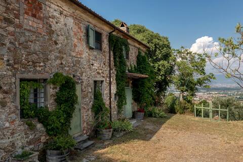 Tuscan 6 Bed Farmhouse with Private Pool