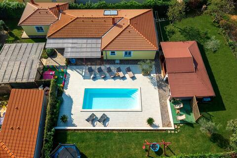 Villa Rasović
