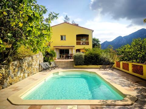 Spacious villa with pool and garden