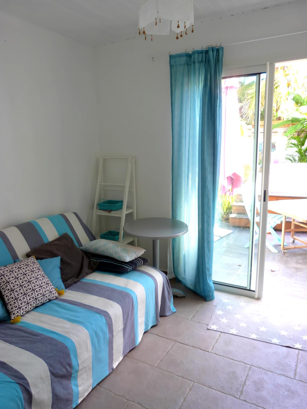 Top performing Airbnb: Independent suite with pool & tropical garden view in Saint Louis