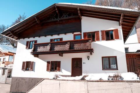 Traditional-modern House|Hötting
