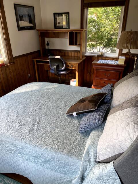 George’s Study in ten bedroom house