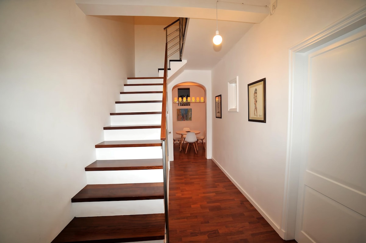 Annonce Airbnb populaire: Fully restored townhouse in Fornells à Es Mercadal