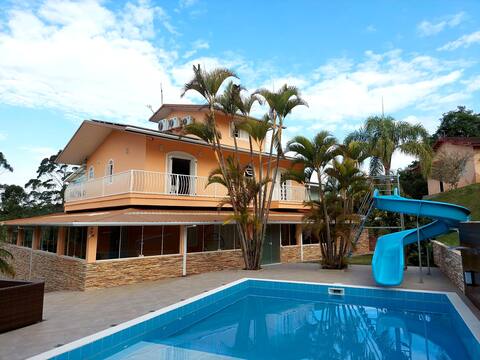 Beautiful Chácara with Water slide in Ibiúna