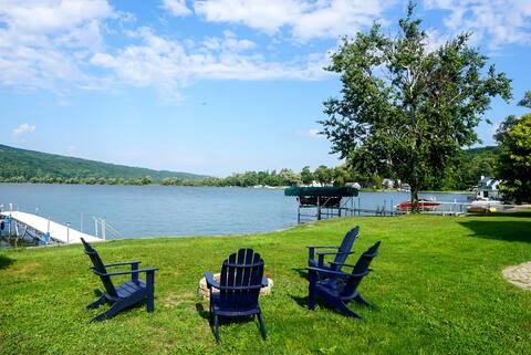 Enjoy Sunsets - Charming Lakefront 4 BR Home