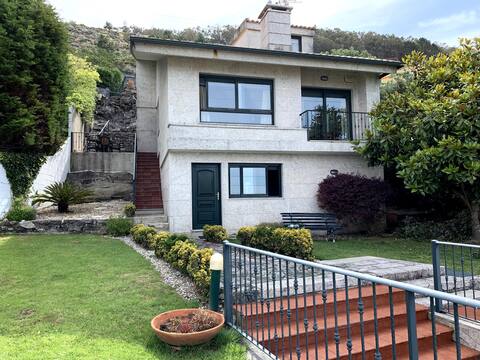House in As Mariñas-Cabo Silleiro-Oia