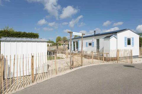 Beach House 70 (50 m from the sea) with SAUNA and JACUZZI