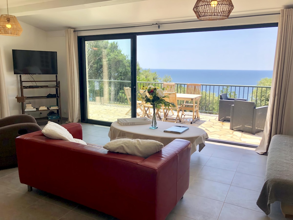 Top Airbnb: Corse villa sea view 180° AC 4 bedeooms  sleeps 10 in Serra Di Ferro
