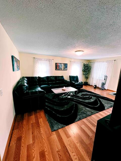 6 bedroom resident M.O.A/MSP less than 10 minutes