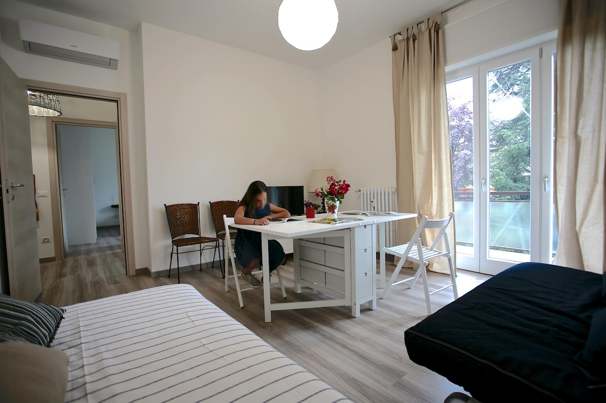 Popular Airbnb listing: Casa Scaletta Santa Lucia Staircase in Bergamo