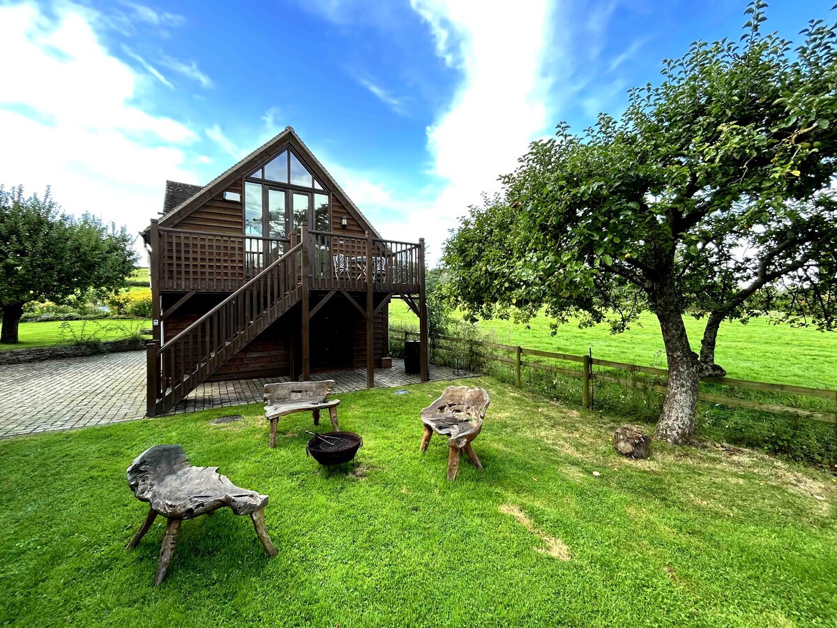 Top Airbnb: Valley View in the Cotswolds in Stratford On Avon