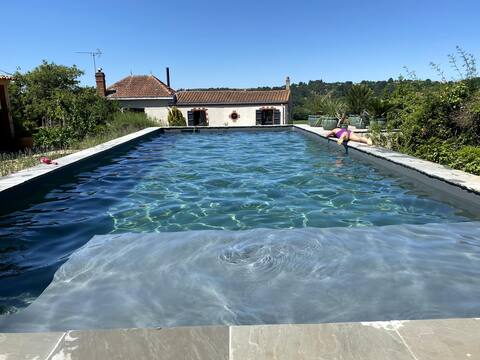 Large old house superb view and access to Loire