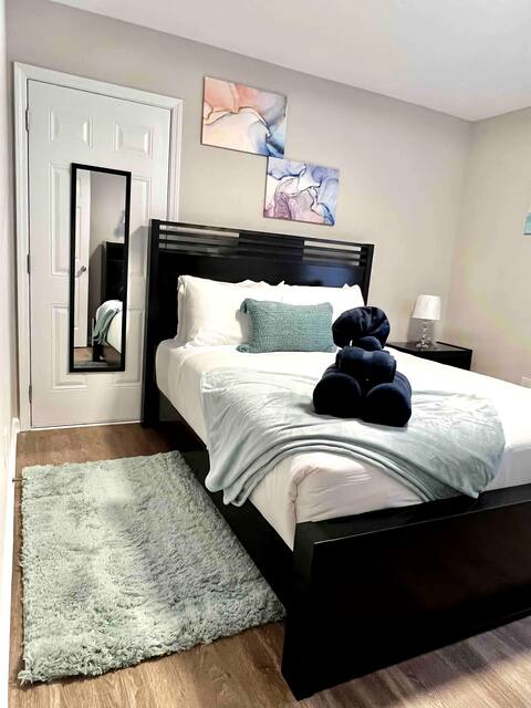 Tropical  2BR Home in Spring Lake