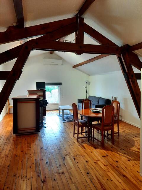 independent studio near Clermont