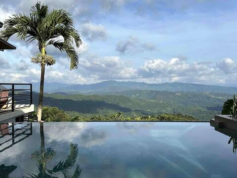 Cabin In The Clouds: Heated Pool, 2BR & Loft, View