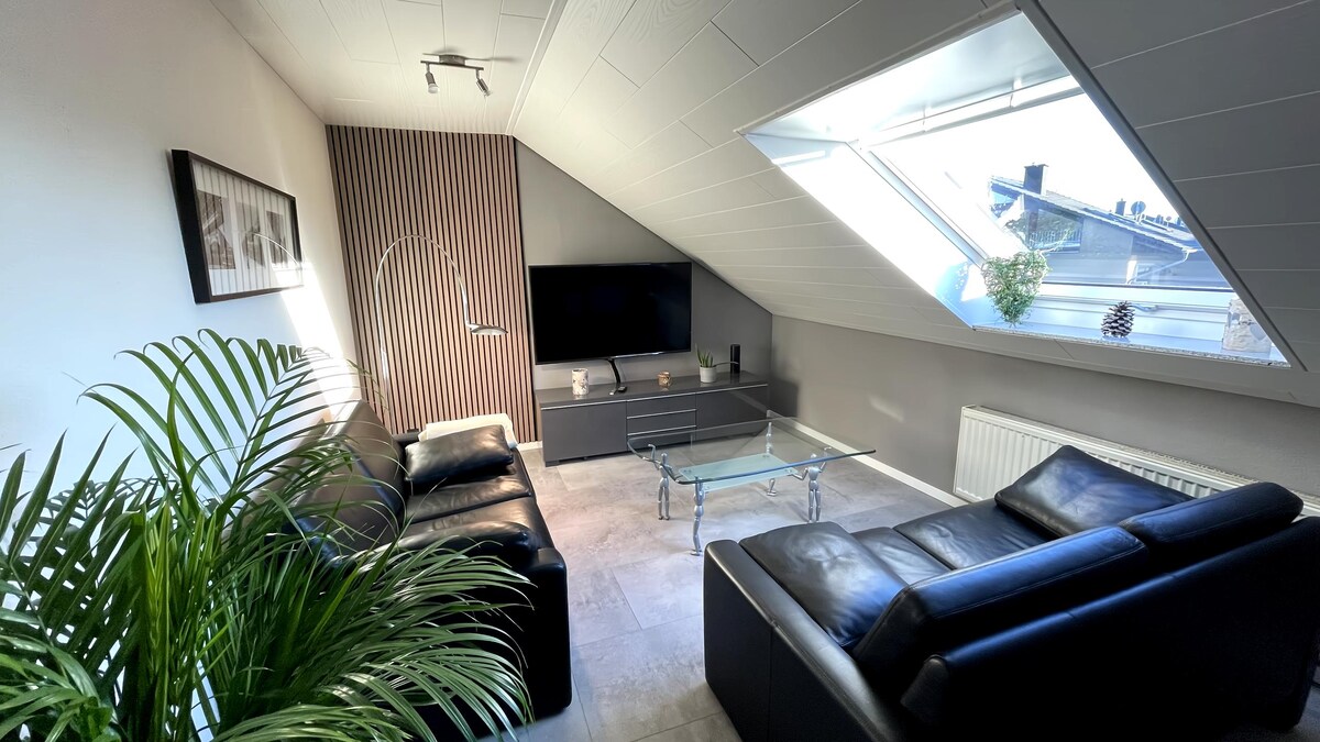 Top Airbnb: Quiet & modern near Cologne/Düsseldorf with parking space in Wuppertal