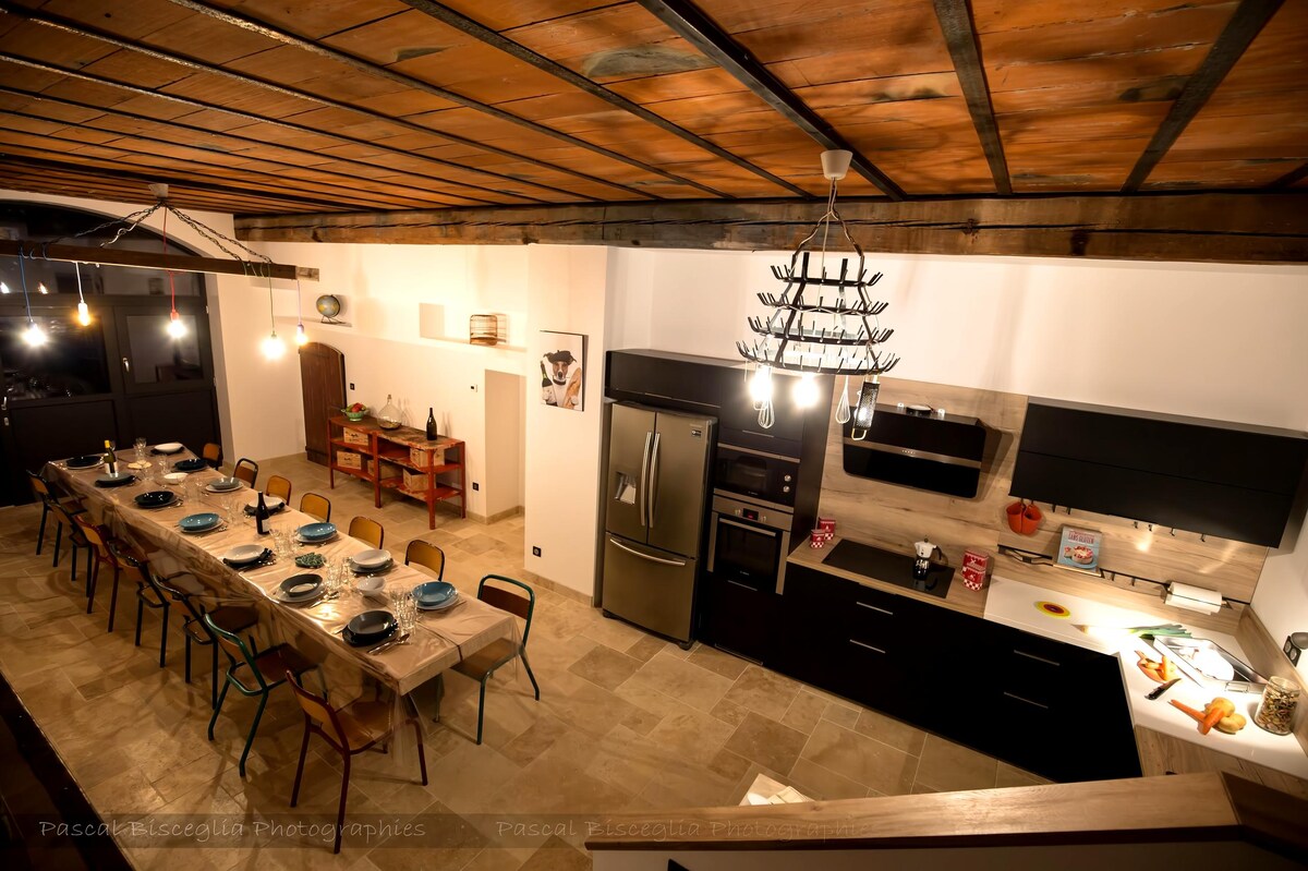 Propriété Airbnb réussie: COTTAGE Colors Of Saint Martin with Spa, Billard à Autun