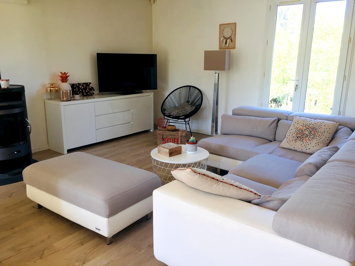 Leistungsstarkes Airbnb: Little slice of heaven in La Garde, bordering Toulon in La Garde