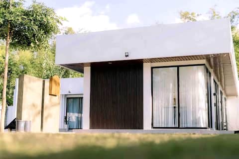 Creekside Villa & Resort