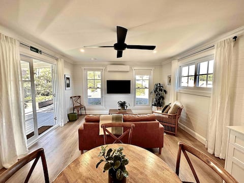 Top Airbnb: Finnicky Cottage in Central Coast Council
