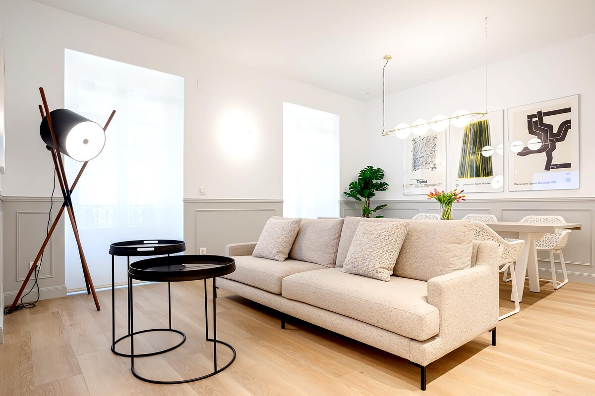 Top Airbnb: "La Bella Easo" brand new&style at La Concha beach en Donostia San Sebastián