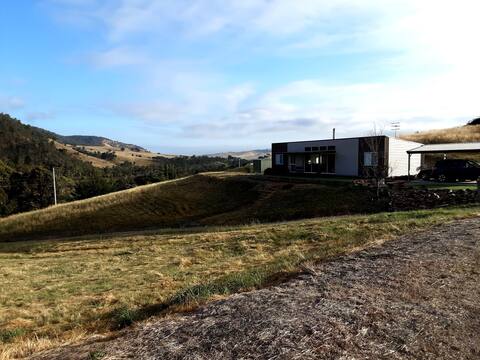 Omeo Mountain Views. Peace and Tranquillity