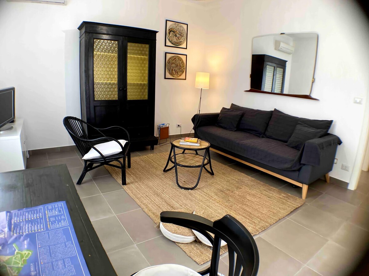 Anuncio de Airbnb popular: Casa Vitulia a few steps from the sea en Giardini Naxos