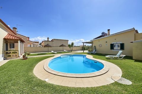 Private Villa - Pool, Sauna Snooker,Animals