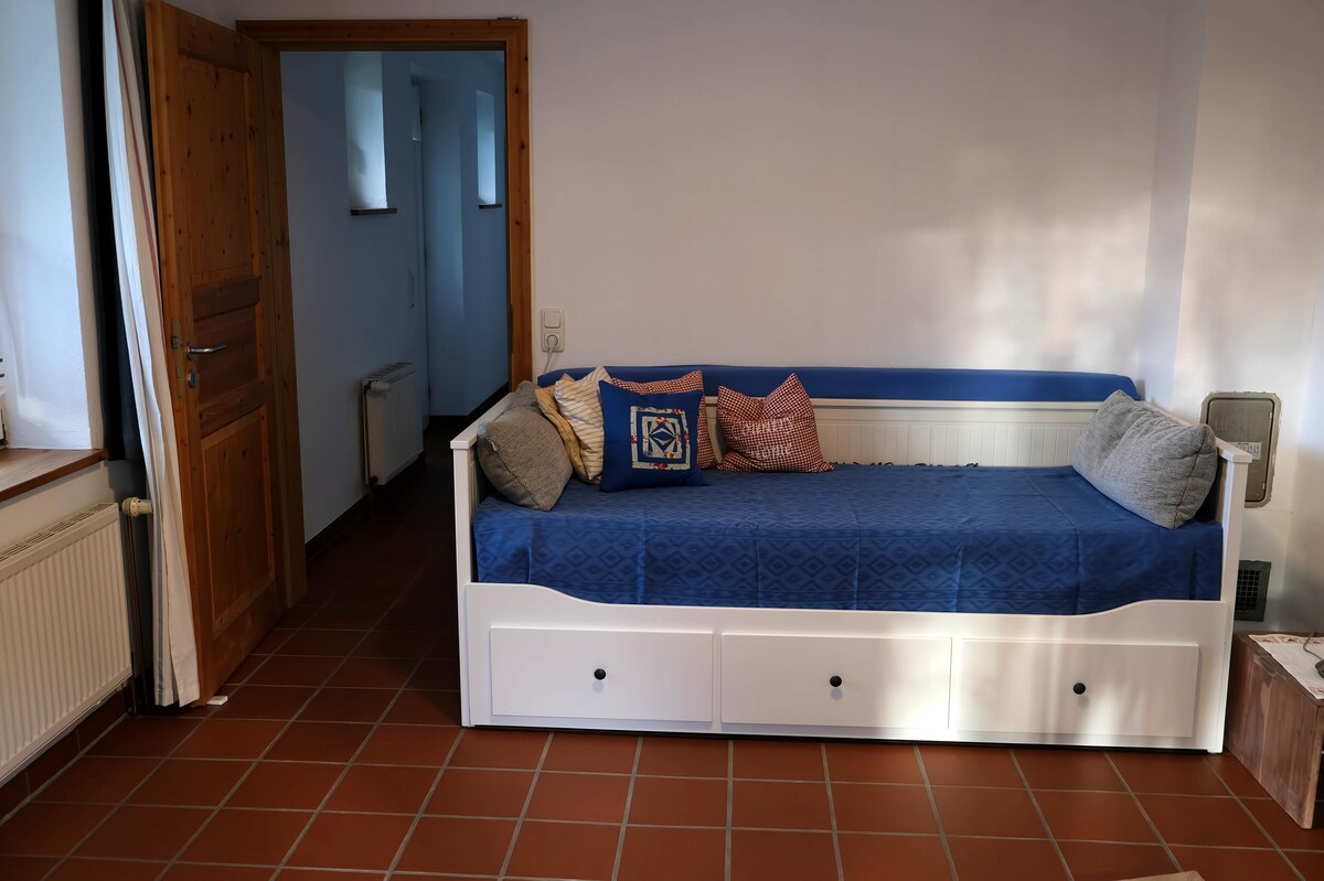 Popular Airbnb listing: Quiet one-room apartment in the countryside in Kiel