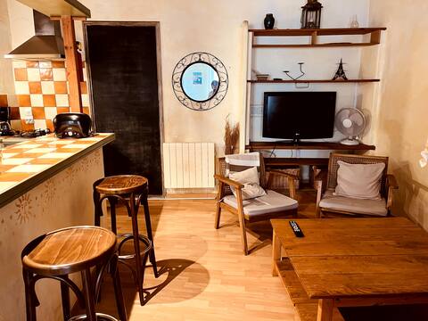 Village house on 2 floors center Rivesaltes
