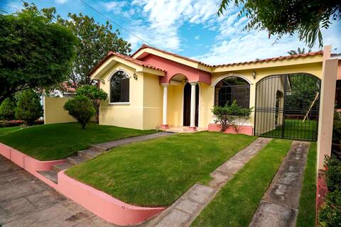 Beautiful house in Managua. Very Cozy