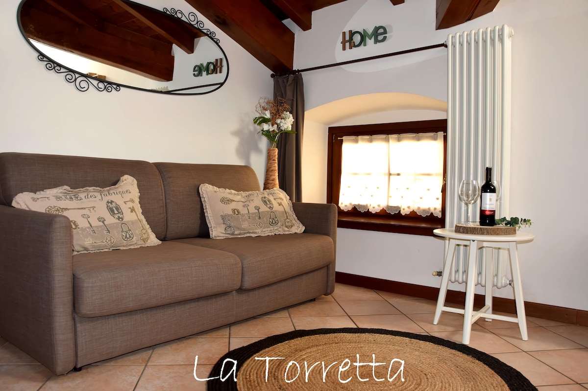 Popular Airbnb listing: La Torretta - bicycle storage, air conditioning in Riva Del Garda