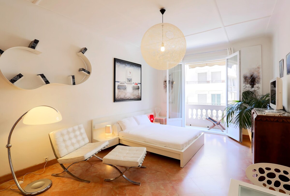 Top Airbnb: Seaside luxury flat in 1920's hotel à Cannes