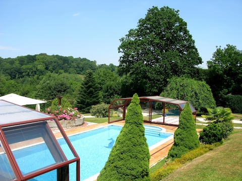 House and apartment with pool in Honfleur