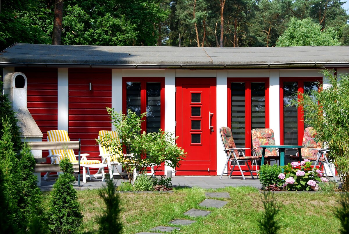 Popular Airbnb listing: House with beautiful lake view + boat in Krakow Am See