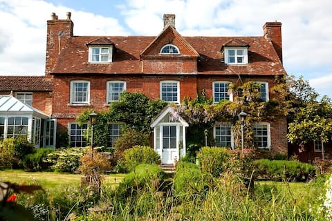 Stunning Farmhouse near New Forest