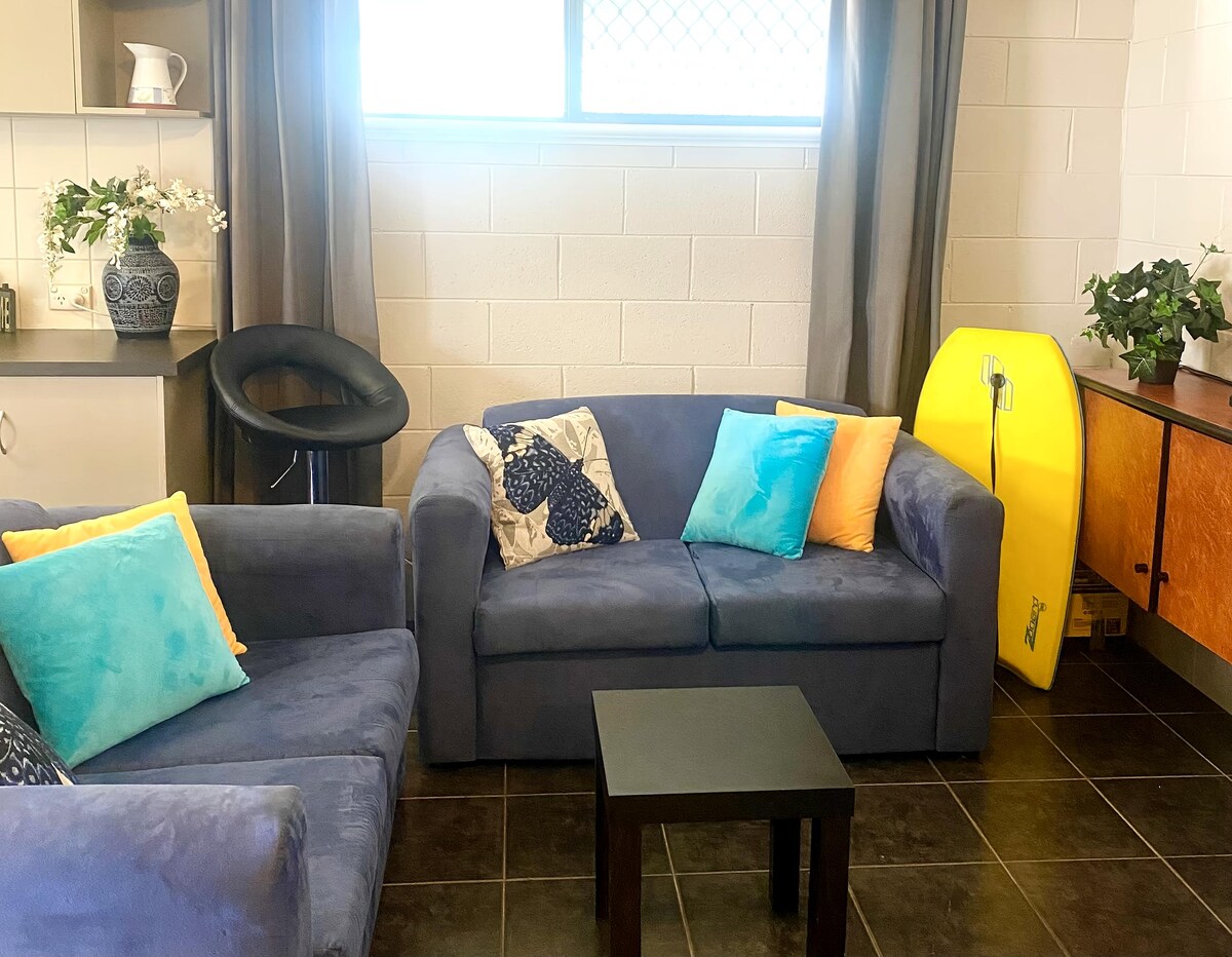 Top performing Airbnb: The Beach Haze - location location location! in Lancelin