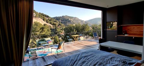 Rooftop view calanque beach access
