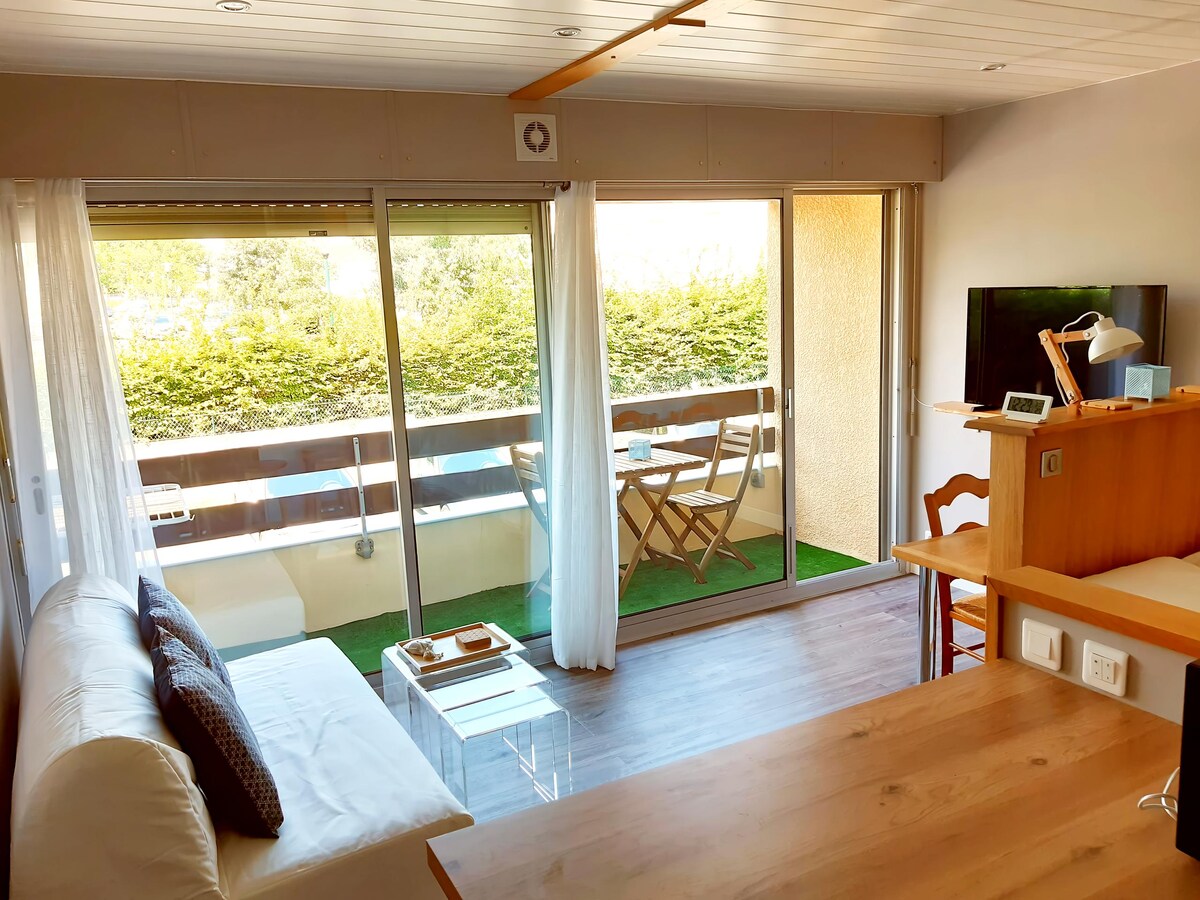 Propriété Airbnb réussie: Quiet and bright studio, center of Saint-Paul-lès-Dax à Saint Paul Lès Dax