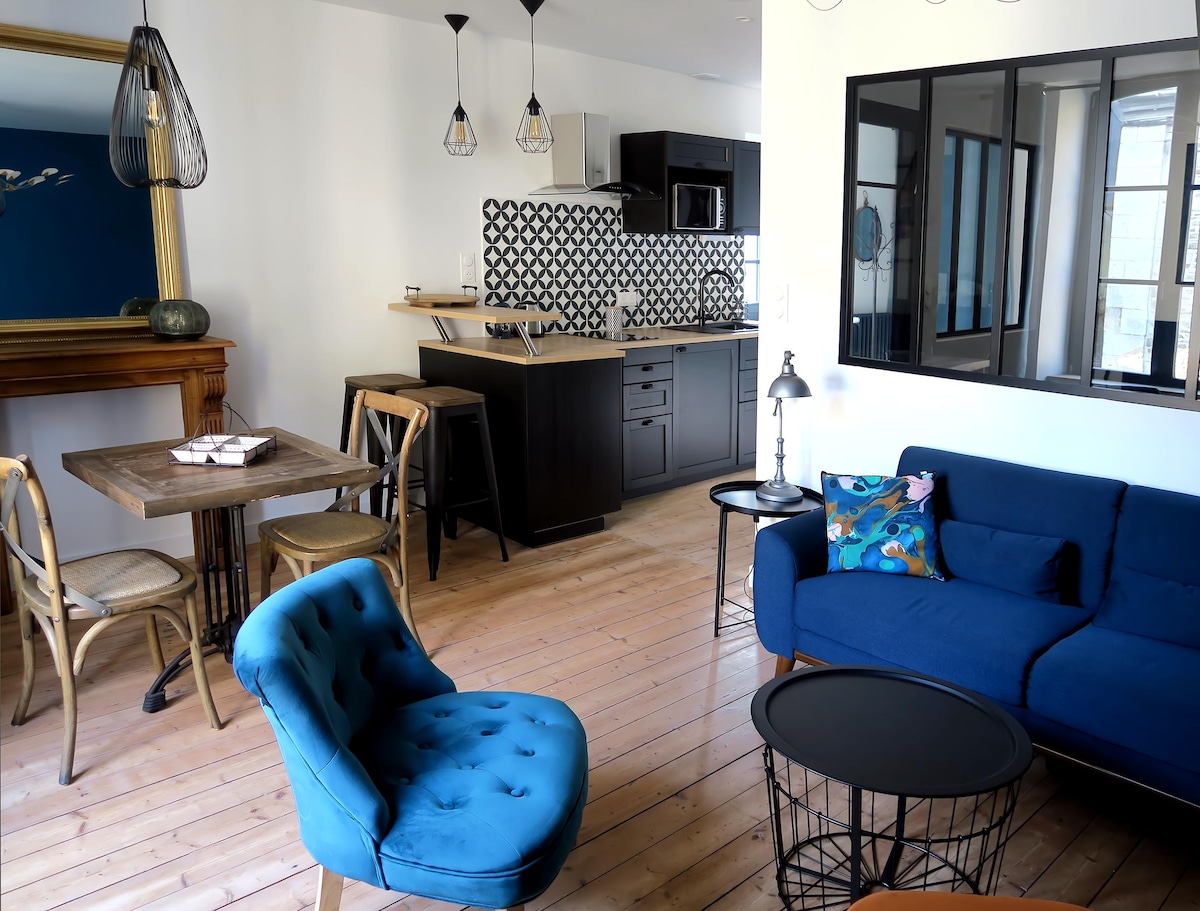 Popular Airbnb listing: Artist's studio, charming 2-flat, historic center in Dinan