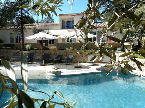 Le Clos Cedrus en Luberon-Proche de Gordes