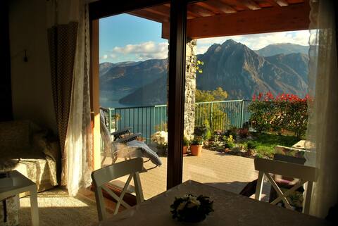 Sweet cosy paradise! Outstanding view!