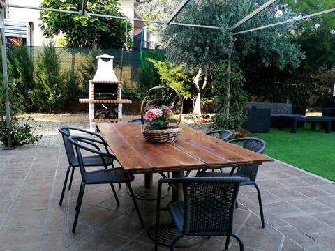 Family house with garden 5 minutes away from Toledo