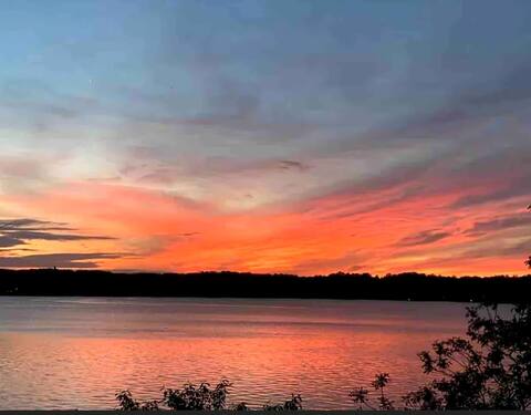 Sunset River Shack  -amazing waterfront view