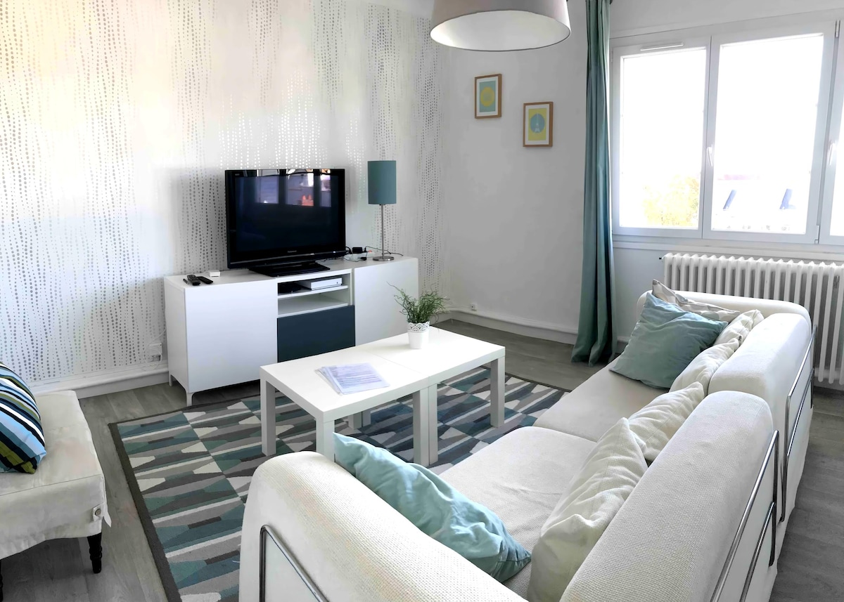 Popular Airbnb listing: Proche hyper centre. Espace, confort et vue. in Dijon