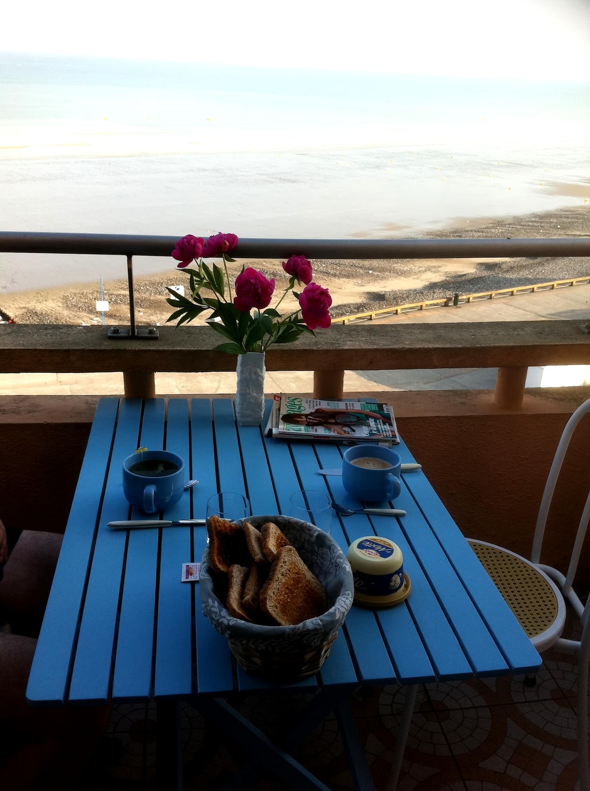 Top performing Airbnb: The balcony overlooking the sea in Ault