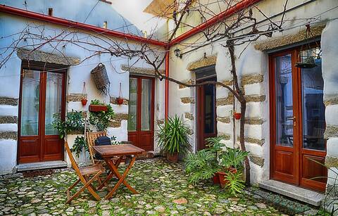 LA CORTE DI GRACIA - CASA GRAZIA - IUN P 239
